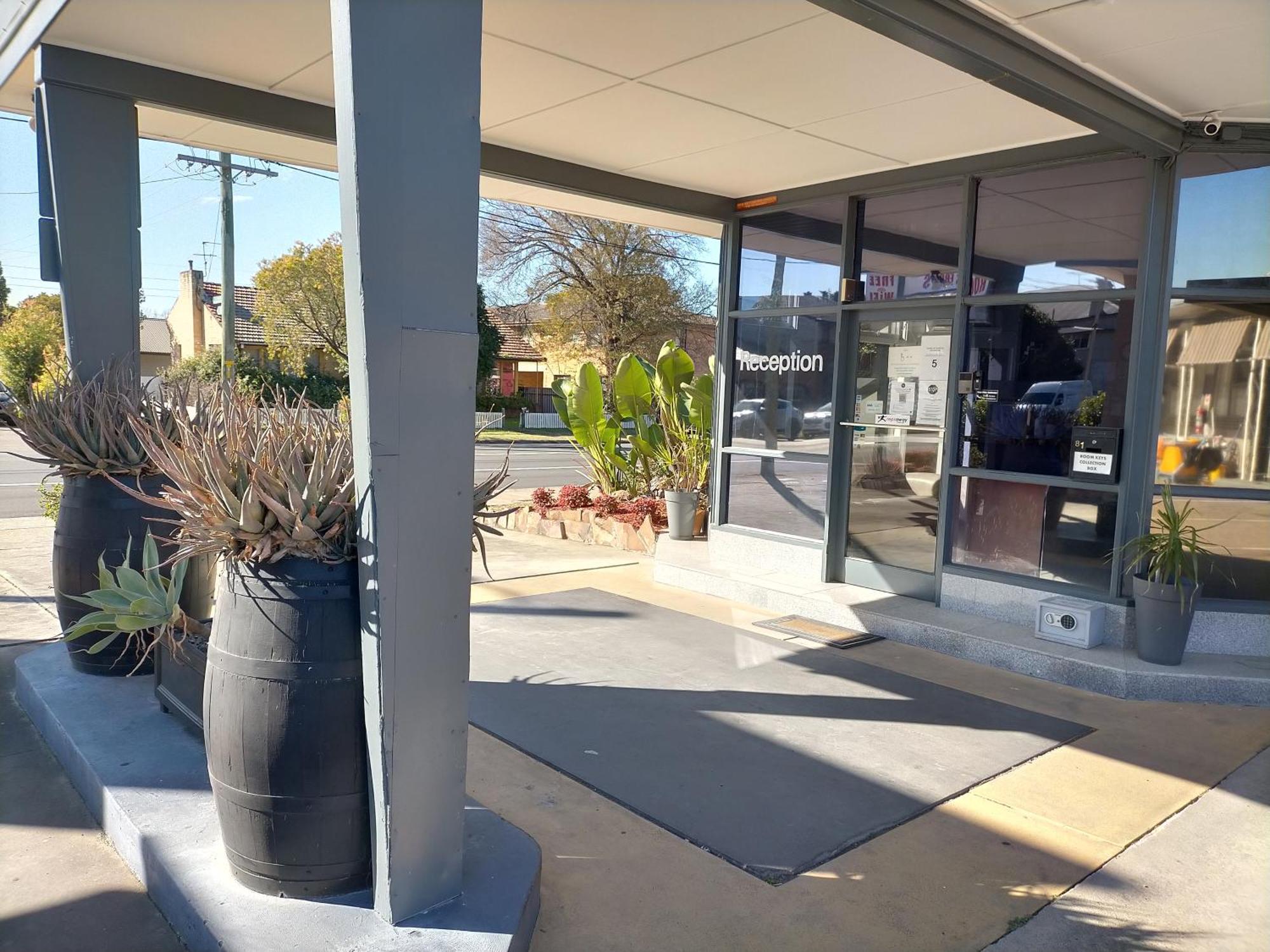 سينغيلتون Country Motor Inn المظهر الخارجي الصورة
